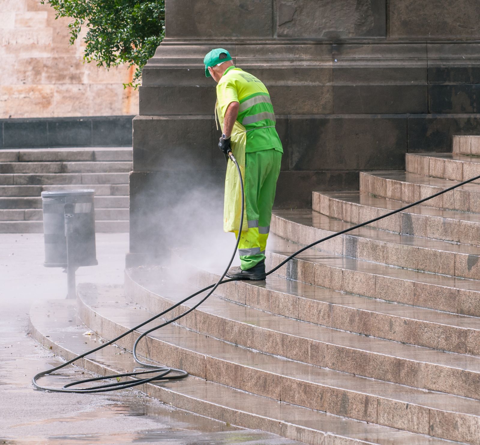 Pressure washing a concrete surface