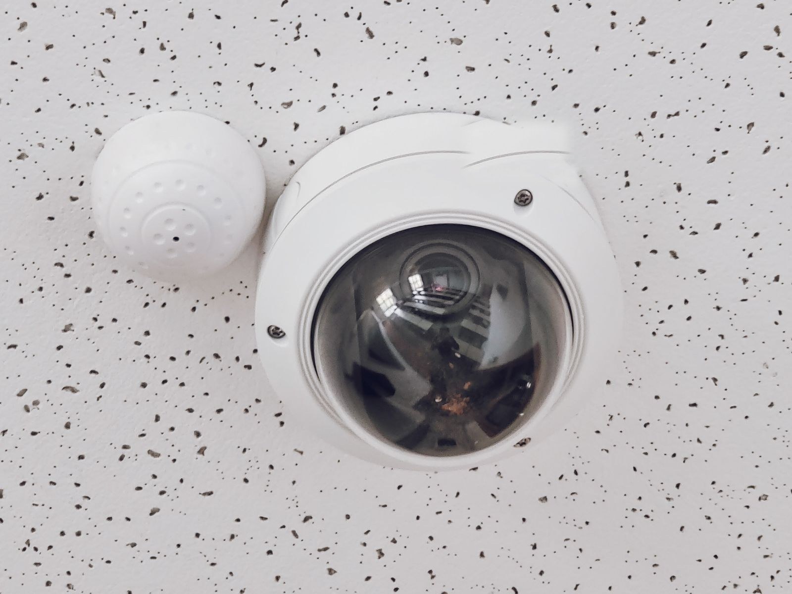 Smart home control panel and connected devices